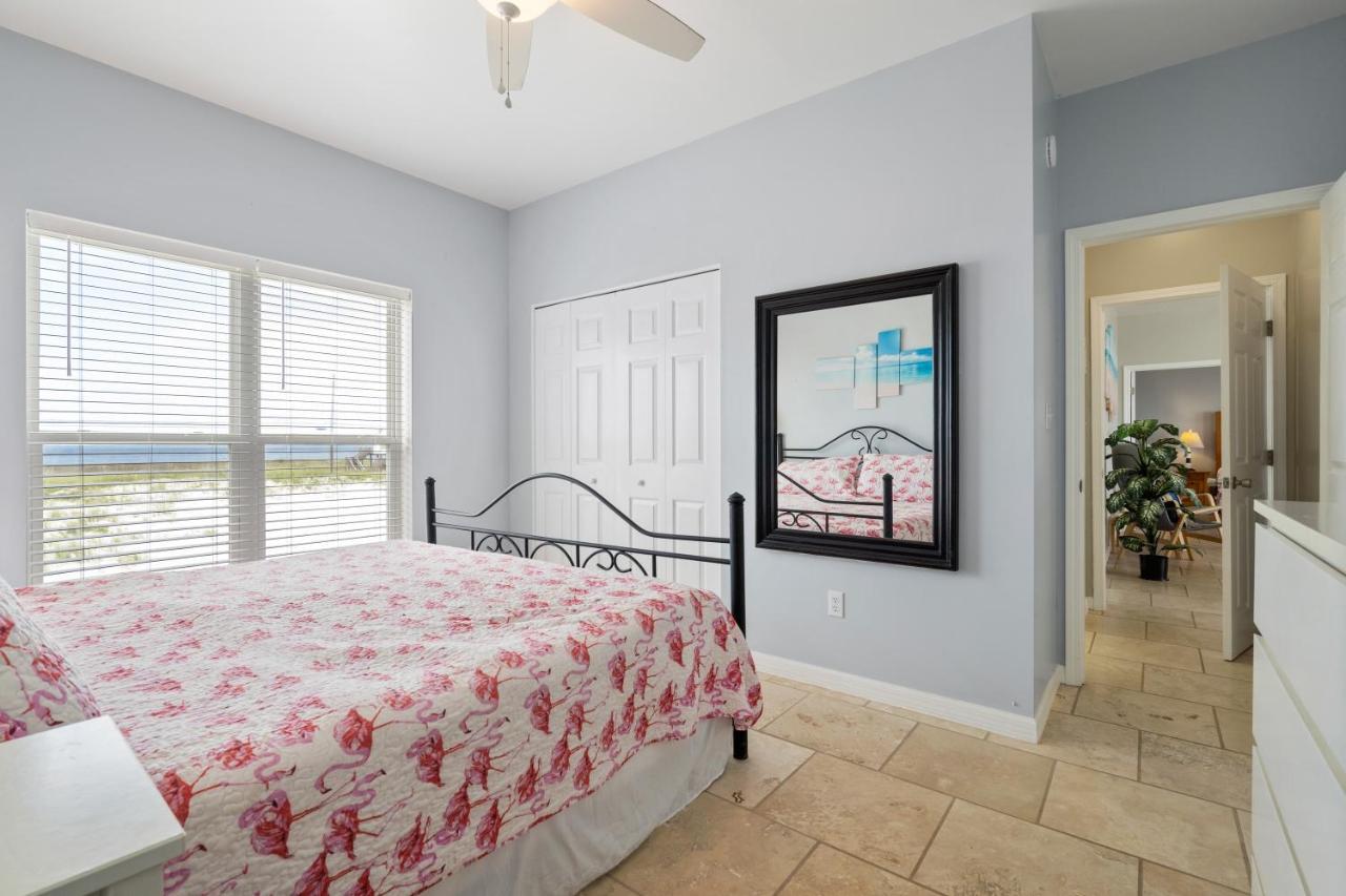 Marisol - Pet Friendly And Gulf Front! Enjoy The Large Deck With Amazing Views! Home Dauphin Island Bagian luar foto